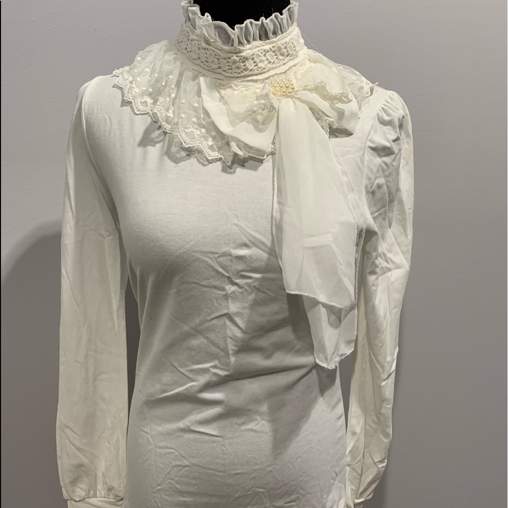 //5 for $20// Lace Bow Collar Top